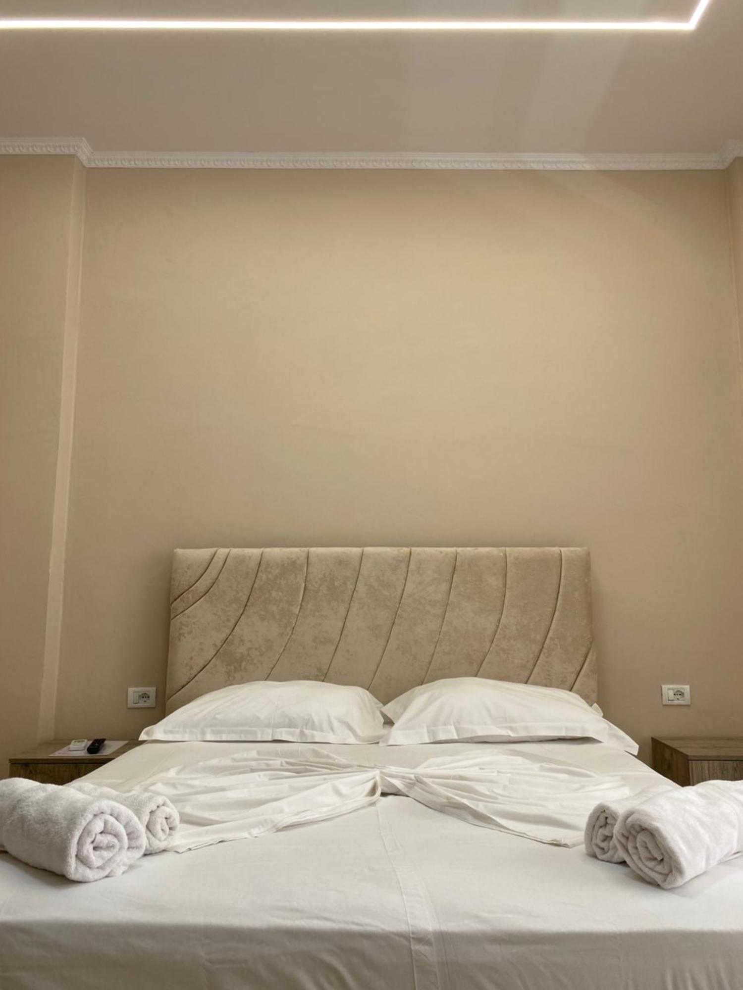 Troy Aparthotel ドゥラス エクステリア 写真